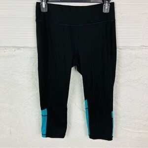 Danskin Now fitted Black & blue stretch athletic Cropped Leggings size small